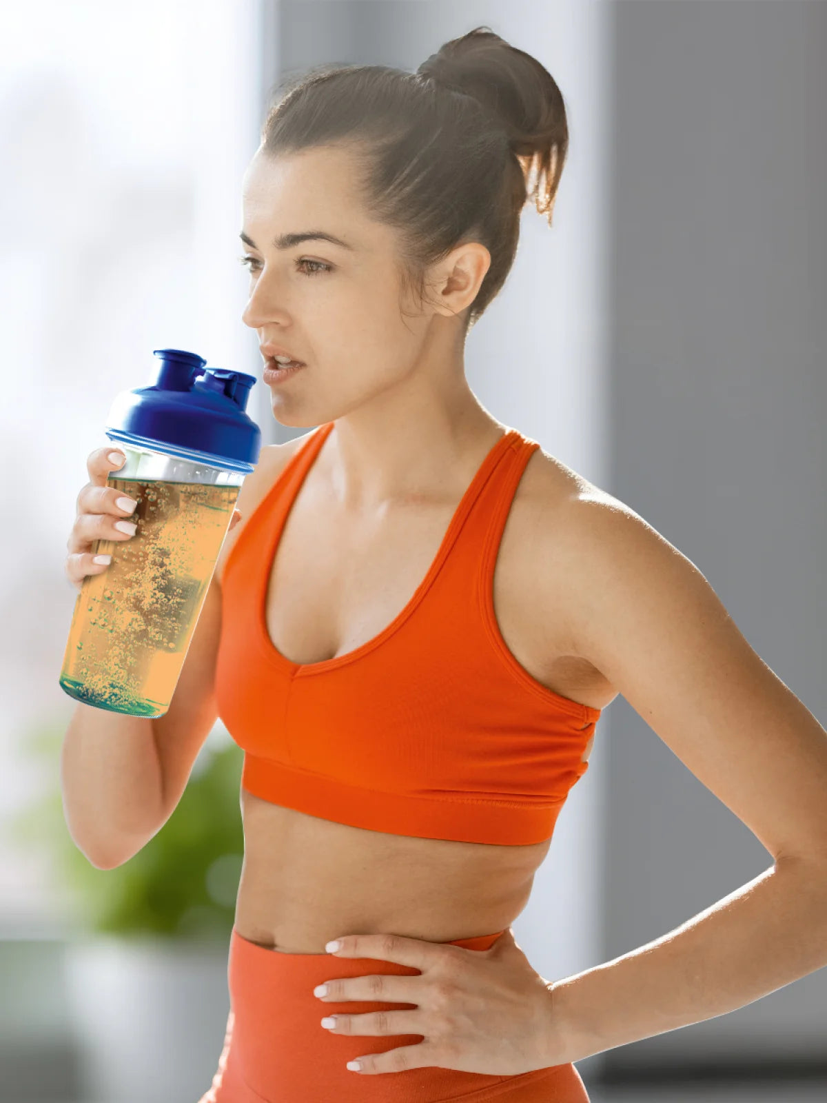 Schritt 3: Das Elektrolytgetränk mit Vitaminen ist fertig zubereitet und kann getrunken werden. Es schmeckt lecker und erfrischend.